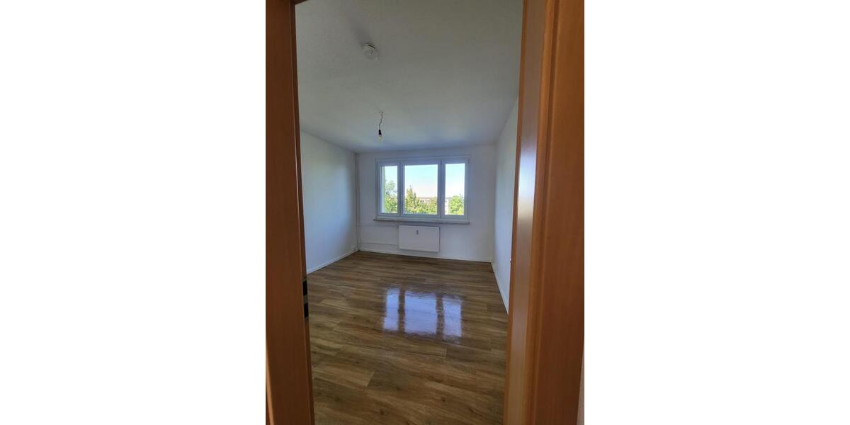 Deine Neue? 3 zimmer