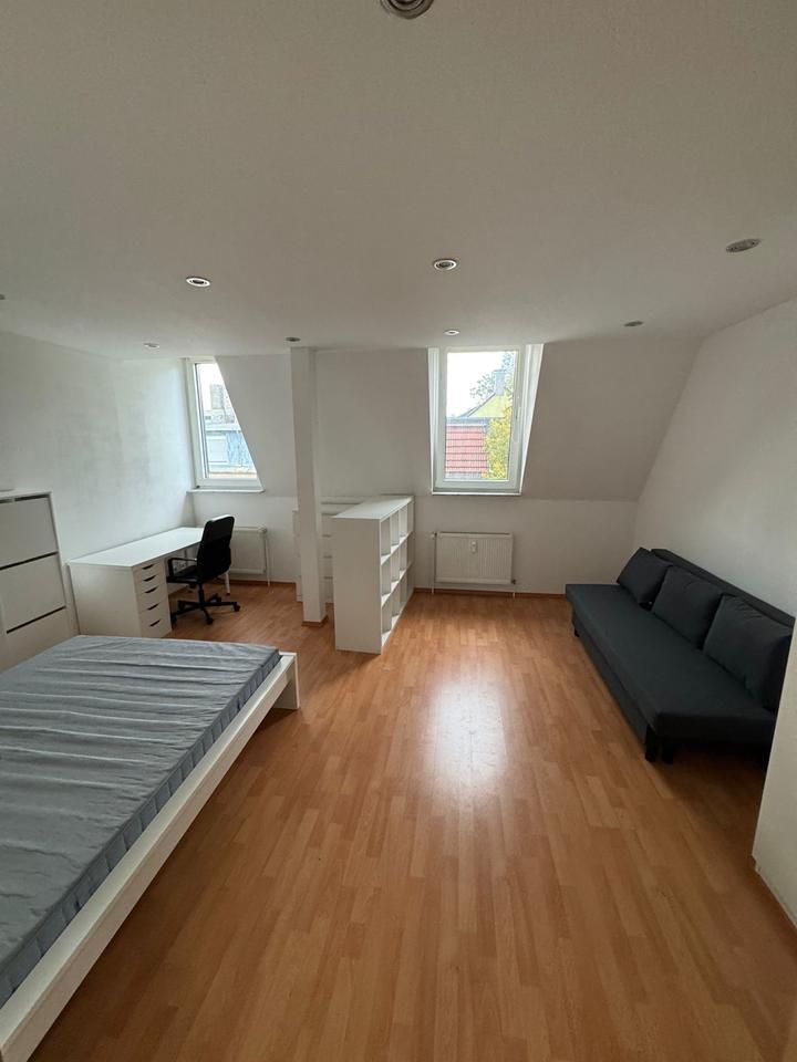 Lichtdurchflutetes möbliertes 1-Zimmerappartment zimmer