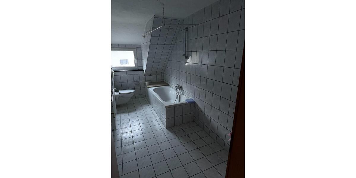 Dachgeschoßwohnung Steinwenden - 6 Zimmer, 57 m&sup2;, 600&euro; | Angebot:23840540