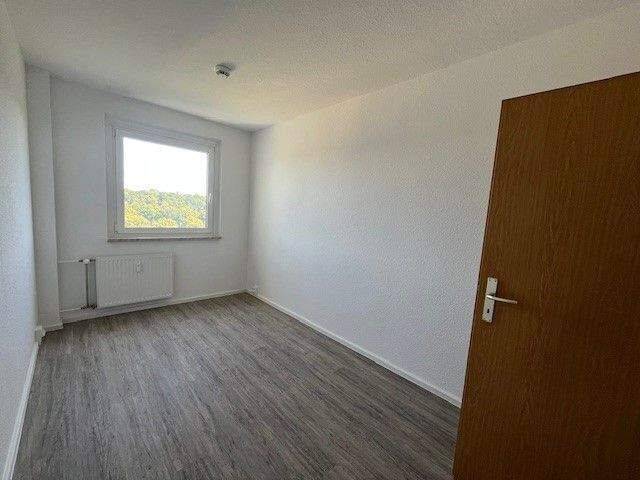 Etagenwohnung Zwickau Pölbitz - 3 Zimmer, 70 m&sup2;, 399&euro; | Angebot:26842133