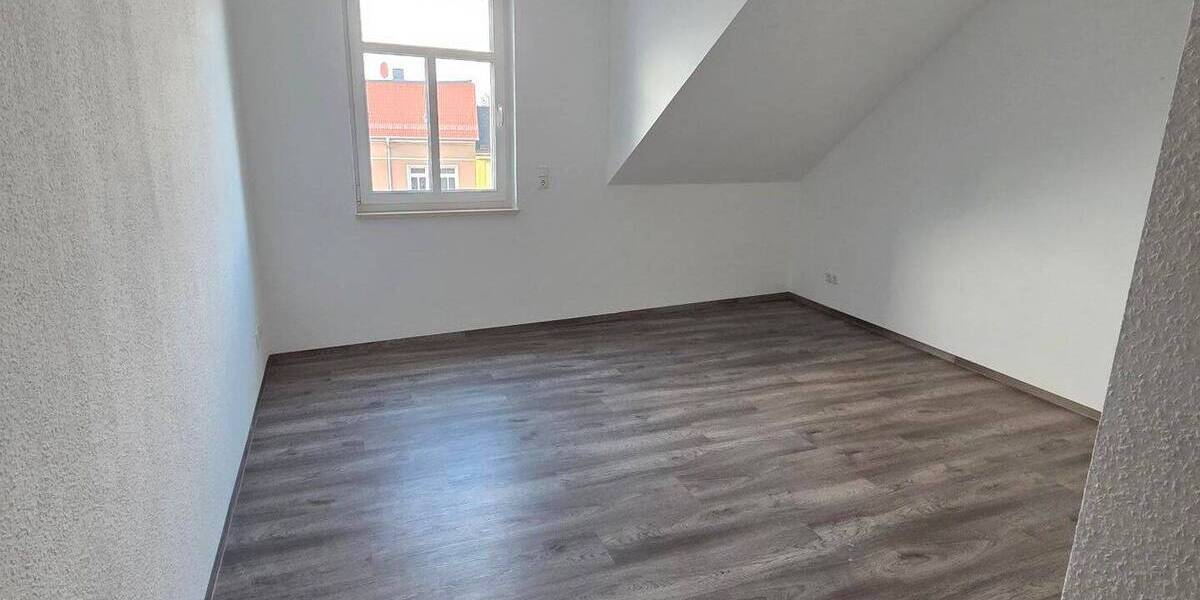 Etagenwohnung Eisenberg - 3 Zimmer, 90 m&sup2;, 720&euro; | Angebot:25769418