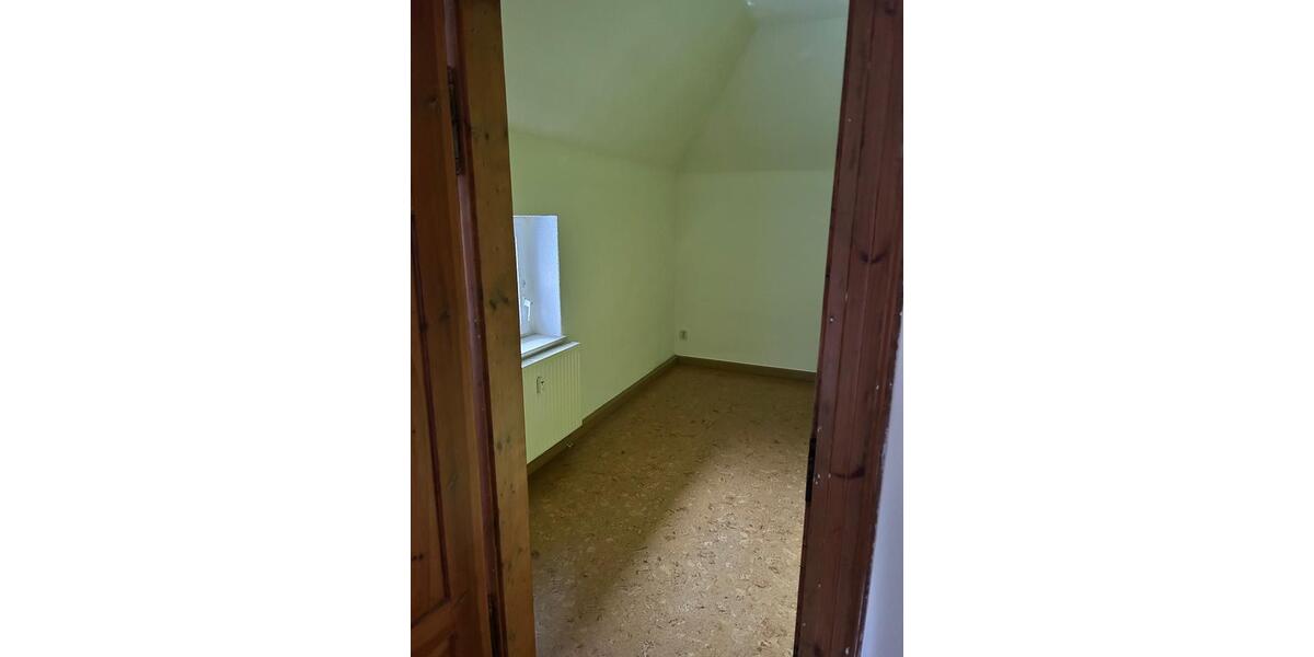 Dachgeschoßwohnung Weida - 3 Zimmer, 87 m&sup2;, 395&euro; | Angebot:24672573