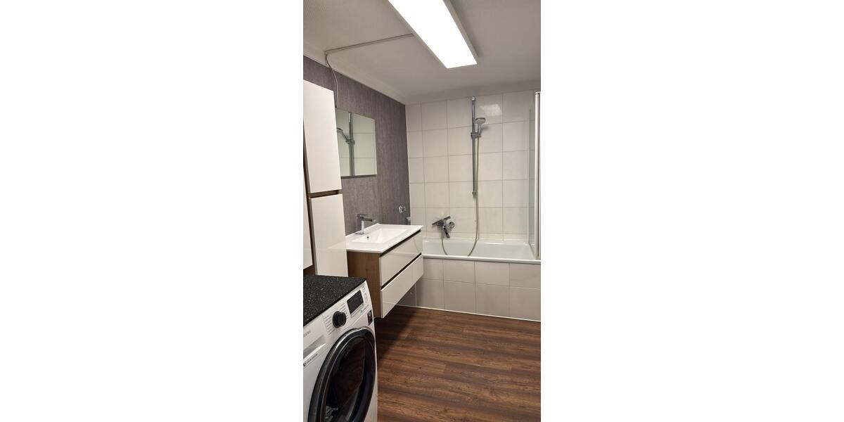 Etagenwohnung Düsseldorf Stadtbezirk 5 - 3 Zimmer, 102 m&sup2;, 1.500&euro; | Angebot:24569539