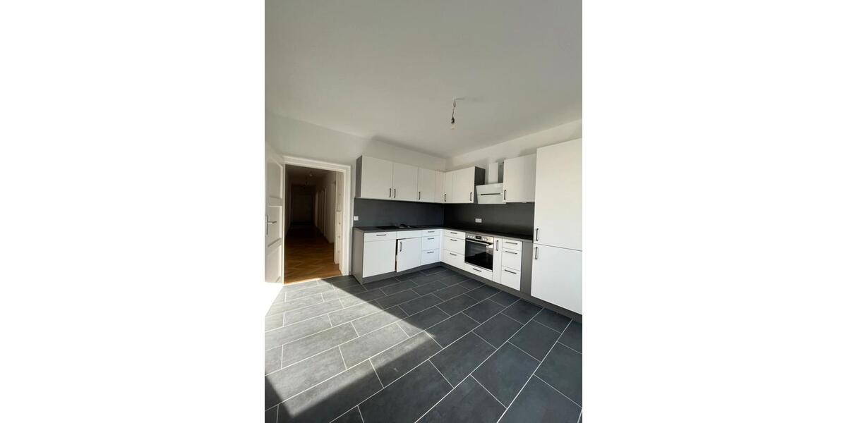 Modernisierte Altbau-Exklusivität auf 147 m² 4 zimmer