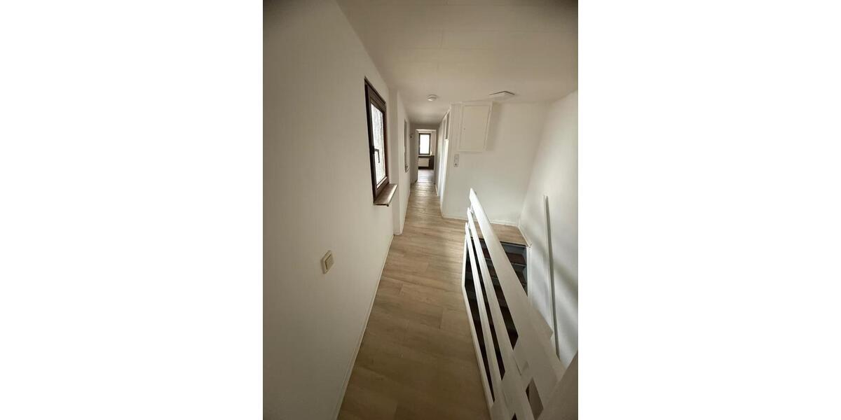 Etagenwohnung Limburg an der Lahn - 5 Zimmer, 160 m&sup2;, 1.300&euro; | Angebot:26039095