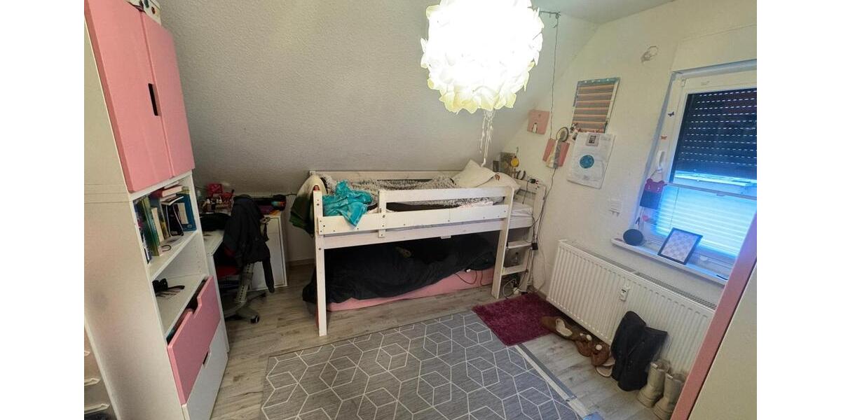 Dachgeschoßwohnung Uetze - 4 Zimmer, 74 m&sup2;, 650&euro; | Angebot:26003942