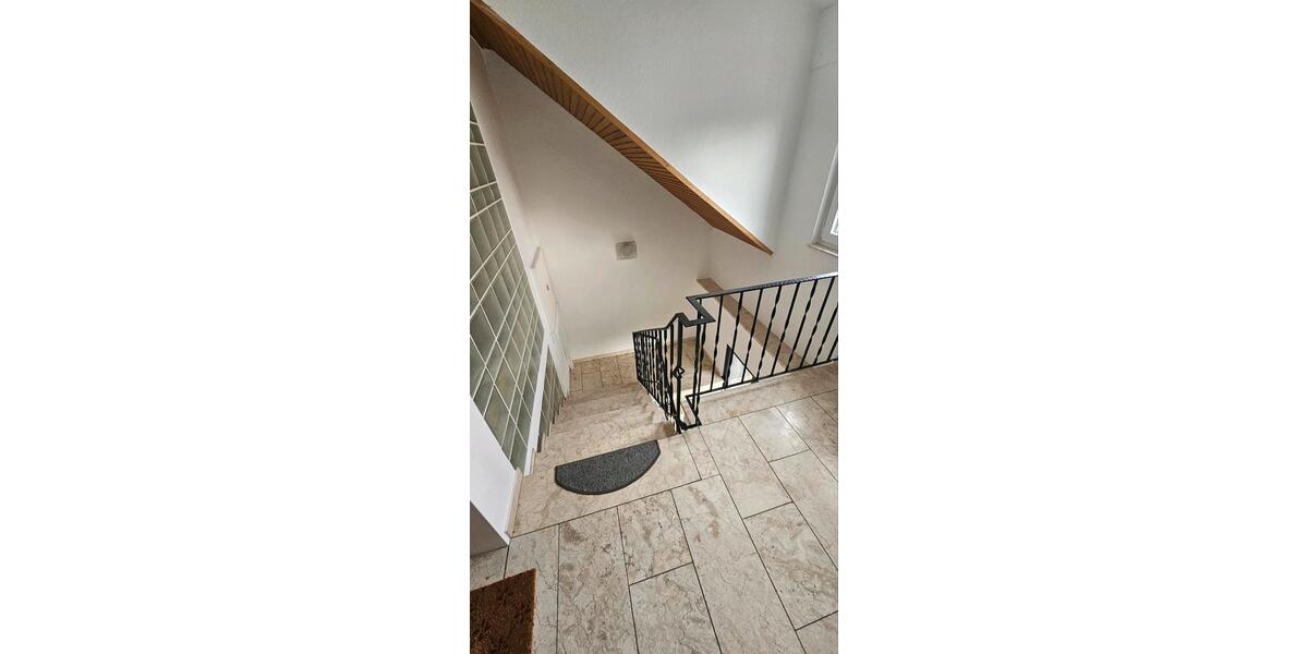 Dachgeschoßwohnung Niederzissen - 5 Zimmer, 136 m&sup2;, 1.150&euro; | Angebot:25876511