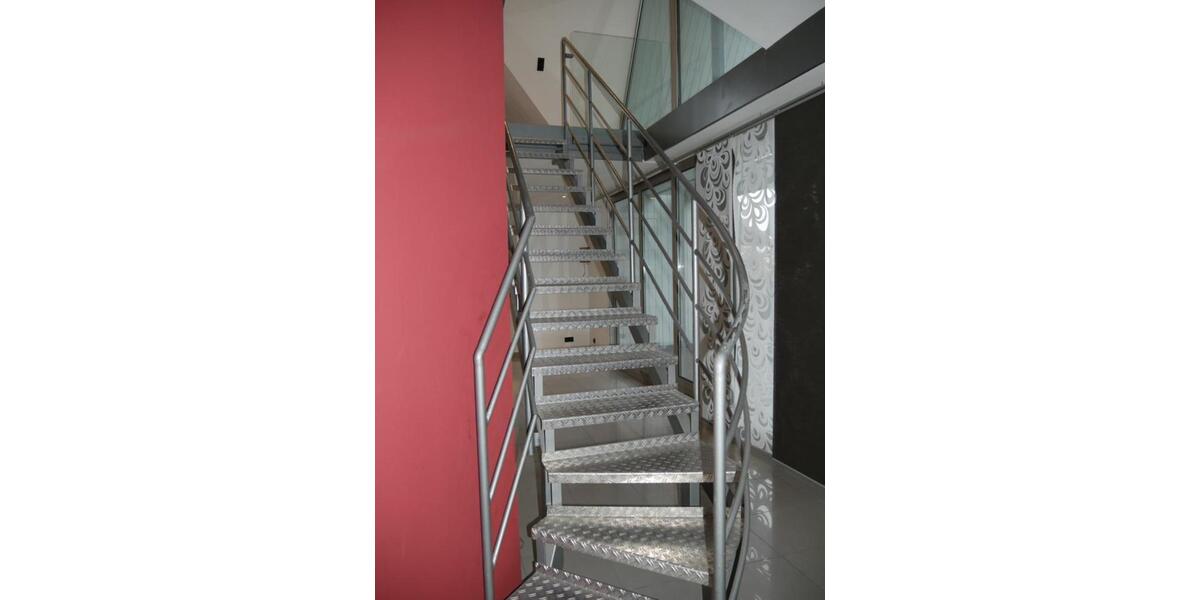 Moderne, helle Dachgeschosswohnung 2 Ebenen, 3,5 Zi. IdsteinWö. 3 zimmer