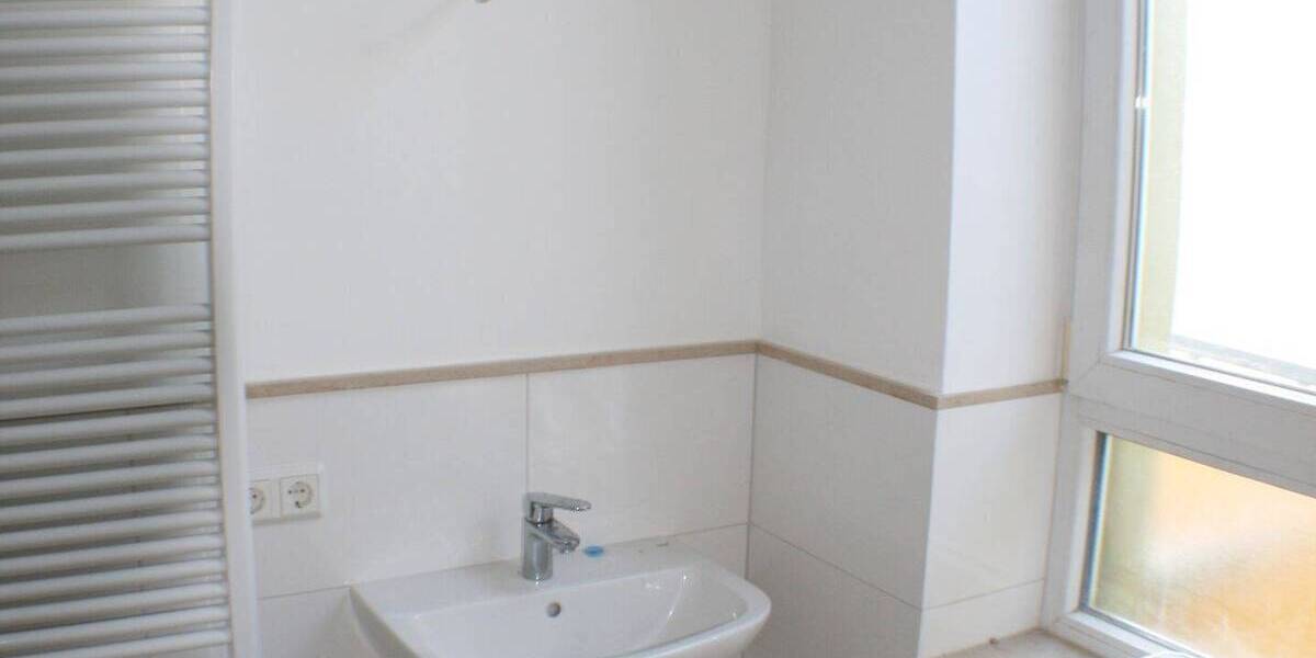 DU , Dellpl.25, 2.OG, 85 m², 2 Zi, Flur, Küche, Bad,Balkon,zusätzl.ein App. 1 Zi.,Flur,WC,1 gr.Einbauschrank 3 zimmer