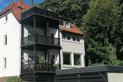 Schicke 4-Zimmer-Wohnung mit 2 Balkonen nähe Kurpark zimmer