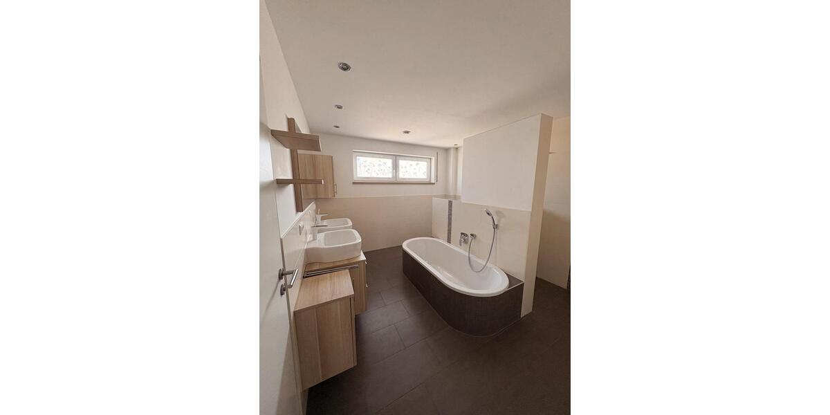 Doppelhaushälfte Aholfing - 4 Zimmer, 140 m&sup2;, 1.480&euro; | Angebot:25329422