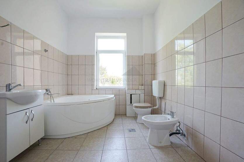 Geräumige 2-Raum-Wohnung mit Tageslichtbad 2 zimmer
