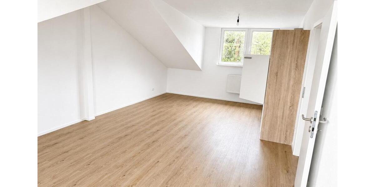 Dachgeschoßwohnung Karlsruhe Hagsfeld - 2 Zimmer, 47 m&sup2;, 1.000&euro; | Angebot:26439167