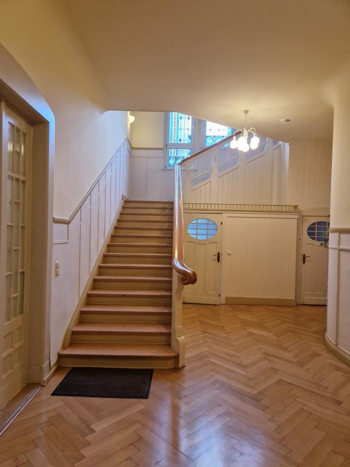 Charmante 2-Raum-Wohnung in stilvoller Villa zimmer