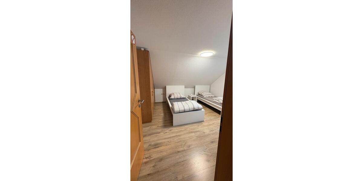 Wohnen auf Zeit Erbach - 5 Zimmer, 120 m&sup2;, 22&euro; | Angebot:25963245