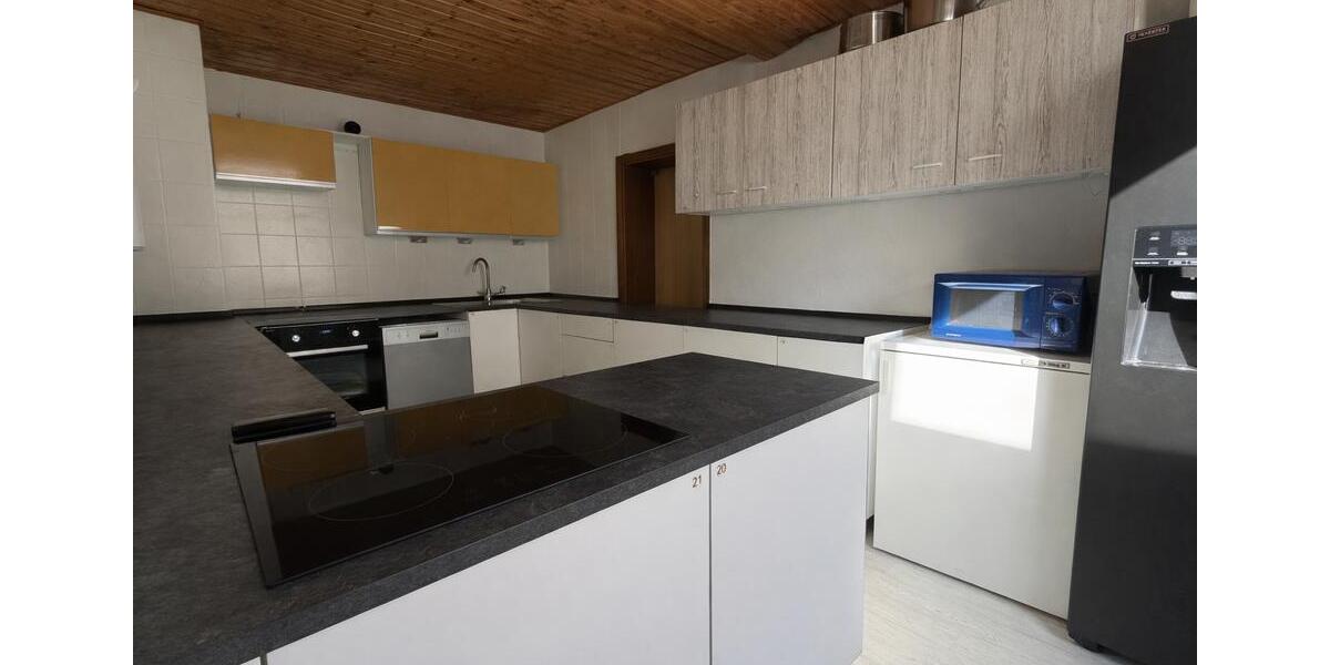 Mehrfamilienhaus, Wohnhaus Calden - 9 Zimmer, 205 m&sup2;, 1.300&euro; | Angebot:26701795