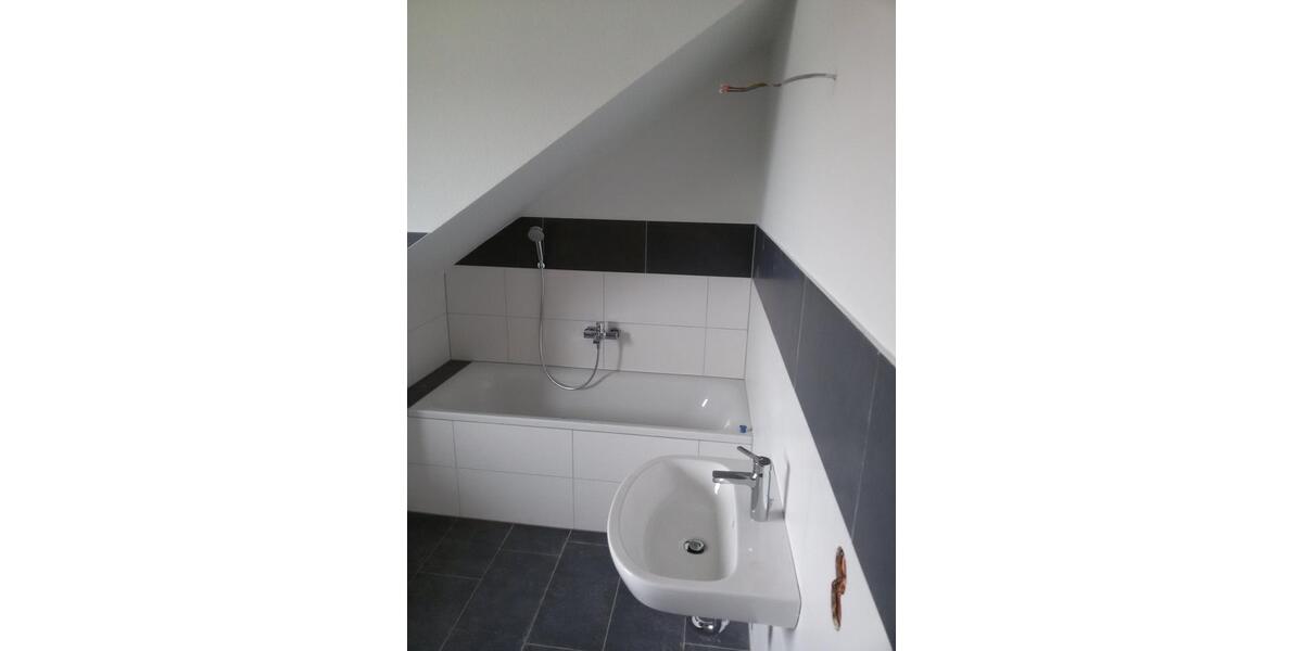Dachgeschoßwohnung Schleiz - 4 Zimmer, 88 m&sup2;, 660&euro; | Angebot:24830853