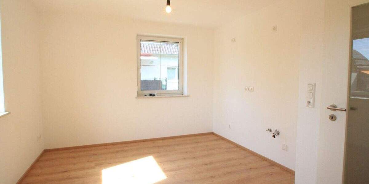 Etagenwohnung Krumbach - 4 Zimmer, 76 m&sup2;, 880&euro; | Angebot:25878389