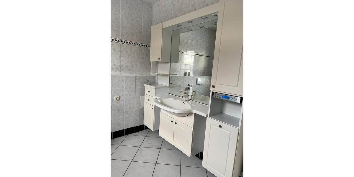 Einfamilienhaus Neukloster - 6 Zimmer, 135 m&sup2;, 1.100&euro; | Angebot:25309812