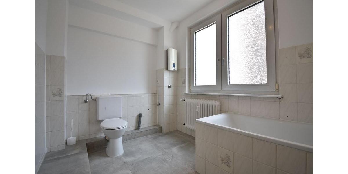 Etagenwohnung Duisburg Beeck - 5 Zimmer, 120 m&sup2;, 995&euro; | Angebot:24689415