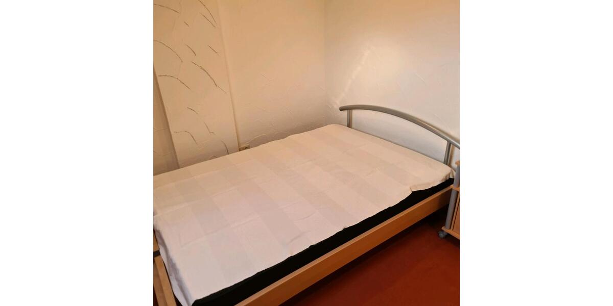 renov. Singlewohnung zur Miete Teublitz 66m² Dachgesch. 2 zimmer