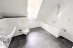 **Was will man mehr? +frisch gestrichen +neuer Laminat +neues Tageslichtbad** zimmer