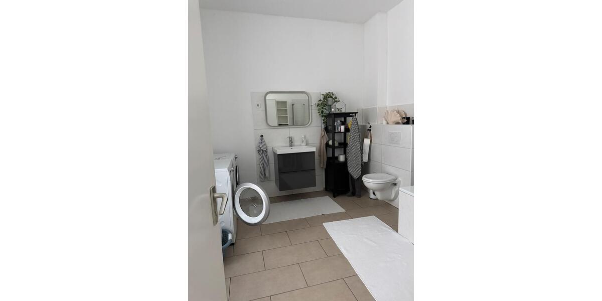 Schönes Zimmer in 3er WG in bester Lage 1 zimmer