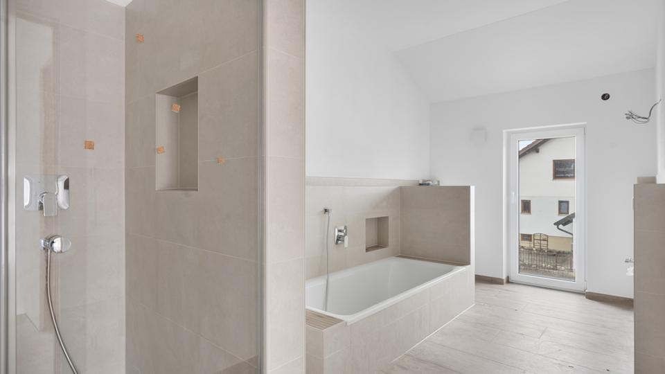 Reihenhaus Ingolstadt - 4.5 Zimmer, 134 m&sup2;, 1.900&euro; | Angebot:25367088