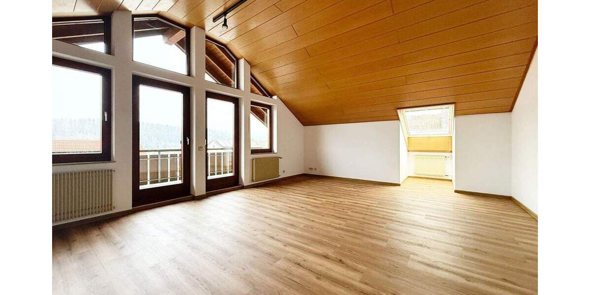 F&D | Gepflegtes Einfamilienhaus mit drei Garagen auf großem Grundstück 5 zimmer