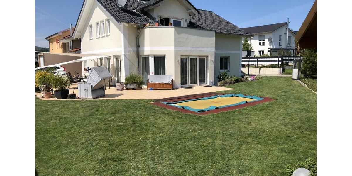 Exklusive 3-Zimmer Erdgeschosswohnung (141m²) mit Garten u. großer Terrasse in Usingen 3 zimmer