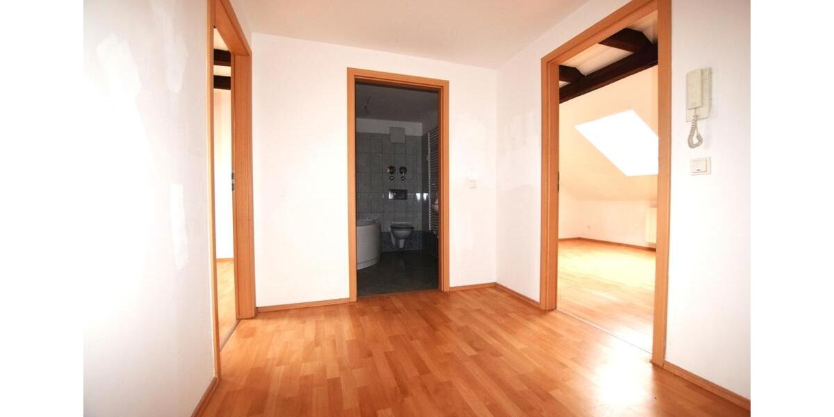 Dachgeschoßwohnung Wurzen - 4 Zimmer, 89 m&sup2;, 623&euro; | Angebot:26060660