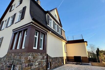 Exquisite Altbauwohnung mit traumhafter Dachterrasse 3 zimmer