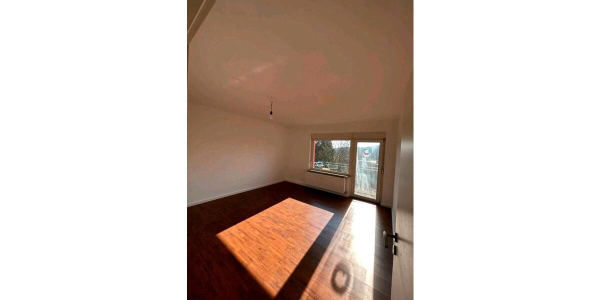 67m² 3 Zimmer 1. OG Wohnung Sonnenbalkon 3 zimmer