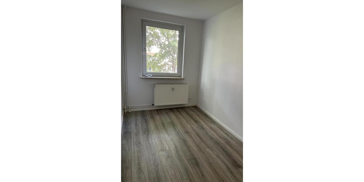 Mit Balkon und Dusche! 3 zimmer