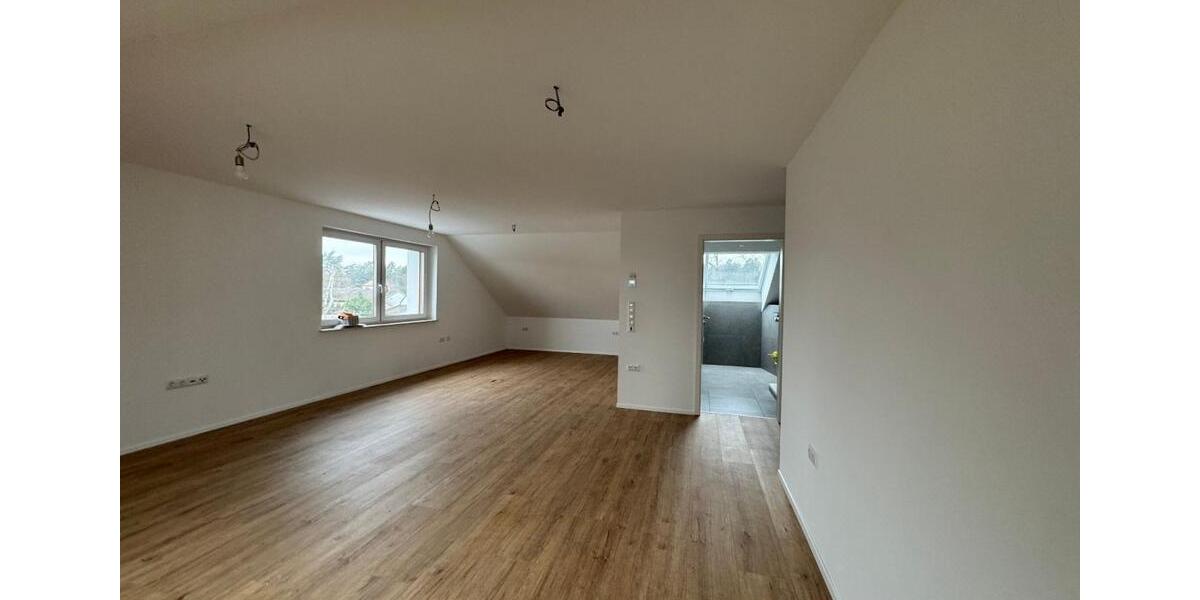 Dachgeschoßwohnung Schwebheim - 3 Zimmer, 90 m&sup2;, 990&euro; | Angebot:25049279