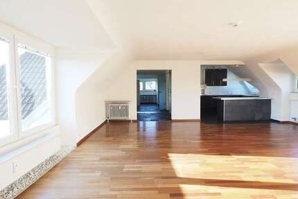 Wohnung Saarbrücken Brebach-Fechingen - 4 Zimmer, 140 m&sup2;, 1.250&euro; | Angebot:26164606