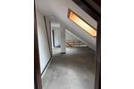 Dachgeschoßwohnung Wiesbaden Biebrich - 2 Zimmer, 60 m&sup2;, 900&euro; | Angebot:26592076