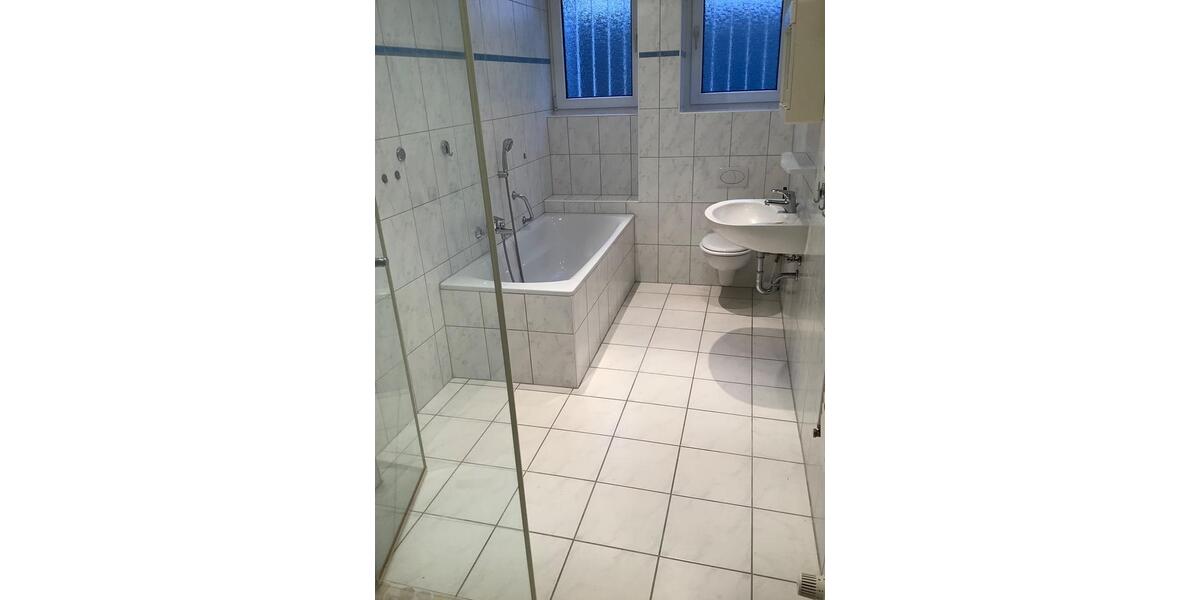 Gepflegte, helle 3 Zimmer WHG, 95qm, Soutterain in Eschborn-Ndh 3 zimmer