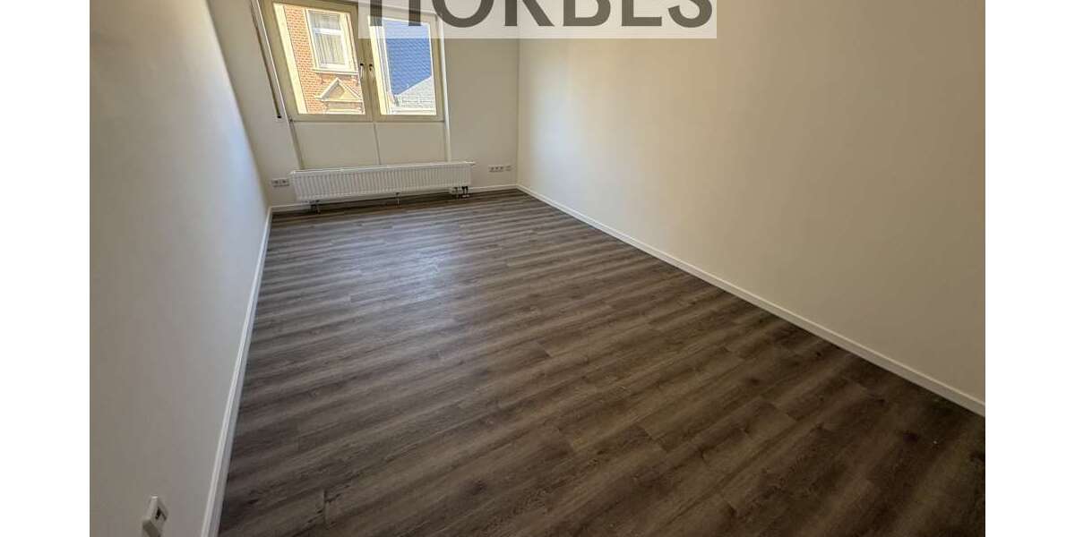 Etagenwohnung Glauchau - 1 Zimmer, 32 m&sup2;, 220&euro; | Angebot:25088329