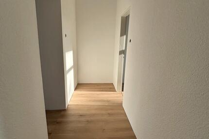 Wohnung Mönchengladbach Süd - 1 Zimmer, 70 m&sup2;, 600&euro; | Angebot:24599530