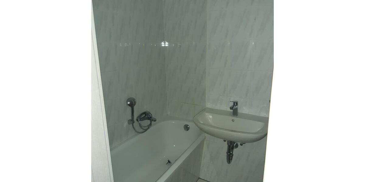 Erdgeschoßwohnung Werdau - 4 Zimmer, 91 m&sup2;, 460&euro; | Angebot:24697998