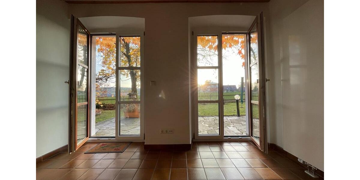 Einfamilienhaus Parkstein - 8 Zimmer, 200 m&sup2;, 1.800&euro; | Angebot:25141989