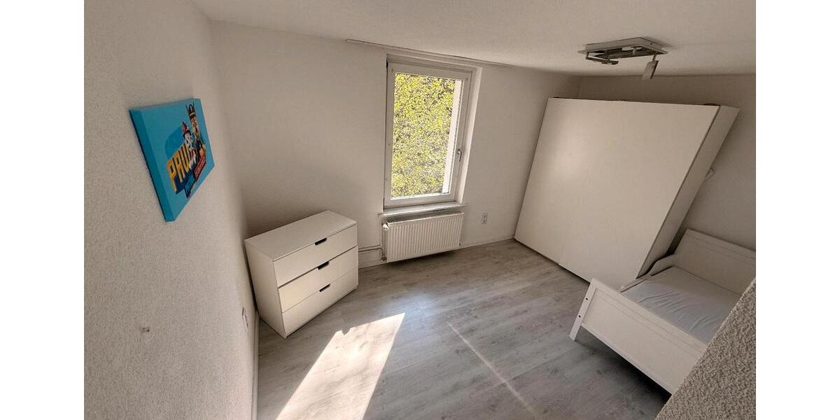 Einfamilienhaus Eschershausen - 7 Zimmer, 160 m&sup2;, 1.400&euro; | Angebot:26302712