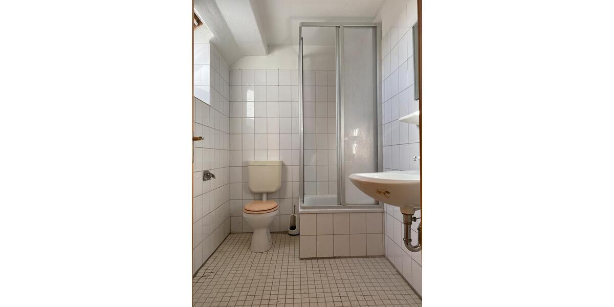 Dachgeschoßwohnung Duisburg Duisburg-Mitte - 2 Zimmer, 31 m&sup2;, 290&euro; | Angebot:26237027