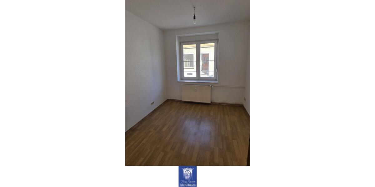 Erdgeschoßwohnung Großschirma - 4 Zimmer, 74 m&sup2;, 475&euro; | Angebot:26432015