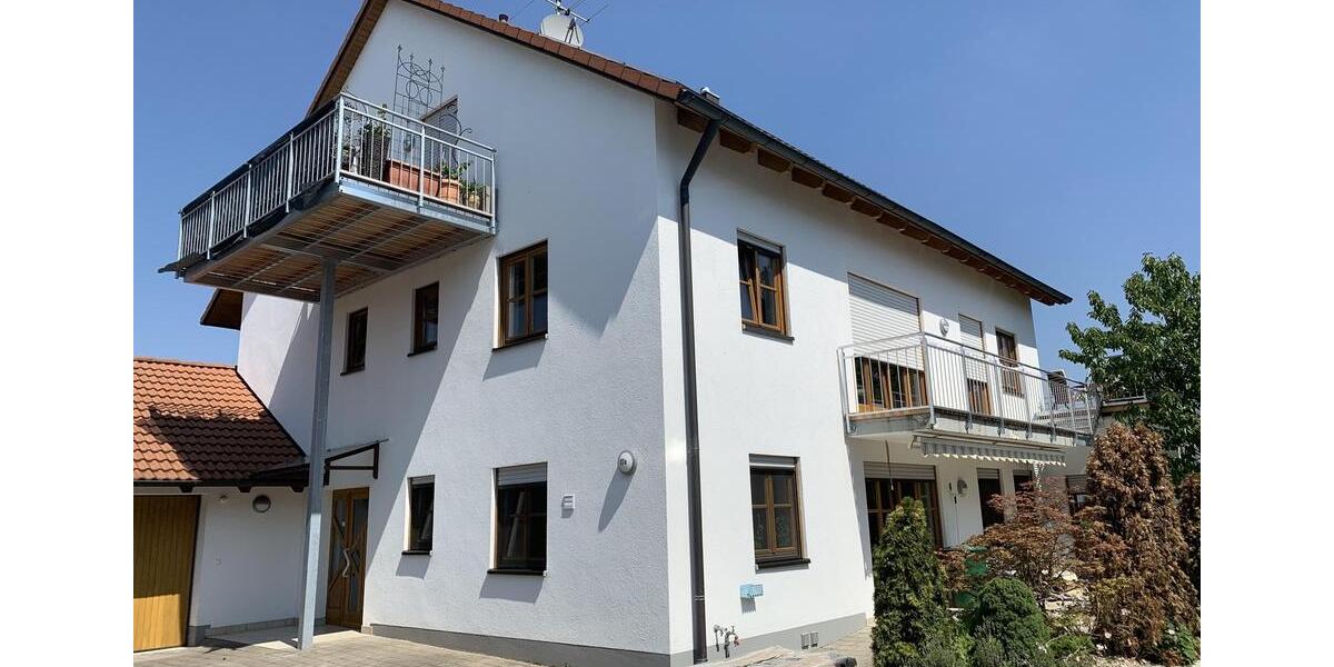 Dachgeschoßwohnung Meitingen - 3 Zimmer, 93 m&sup2;, 1.250&euro; | Angebot:26326651