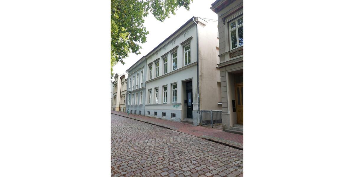 Dachgeschoßwohnung Güstrow - 1 Zimmer, 33 m&sup2;, 231&euro; | Angebot:25173047