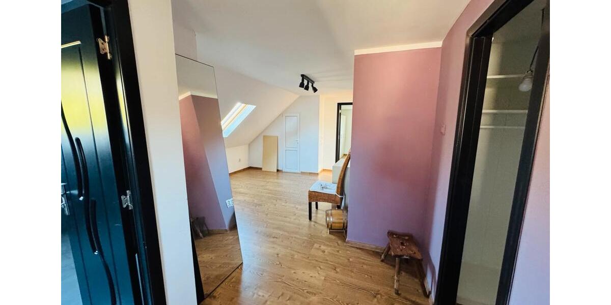 Dachgeschoßwohnung Windsbach - 2 Zimmer, 70 m&sup2;, 800&euro; | Angebot:26042542