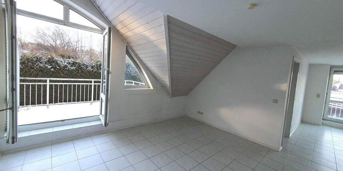 Dachgeschosswohnung mit zwei Balkonen in Stanberg zu vermieten. 3 zimmer