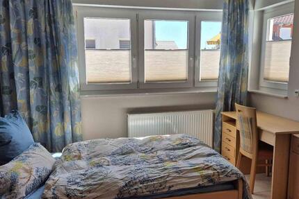 Möbiliertes Zimmer in 2er WG im Reihenhaus mit Eigentümerin 1 zimmer